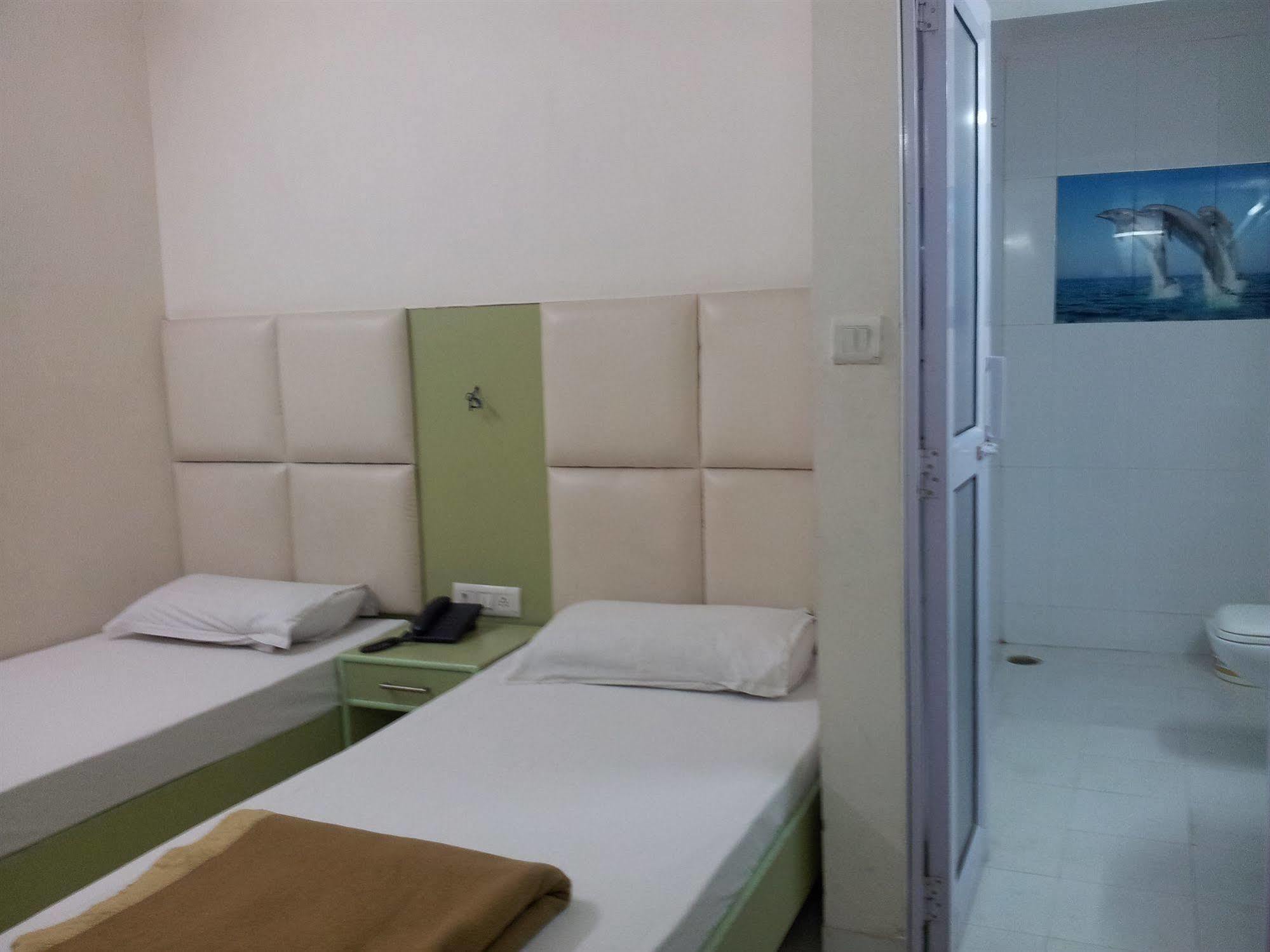 Hotel Kwality New Delhi Luaran gambar