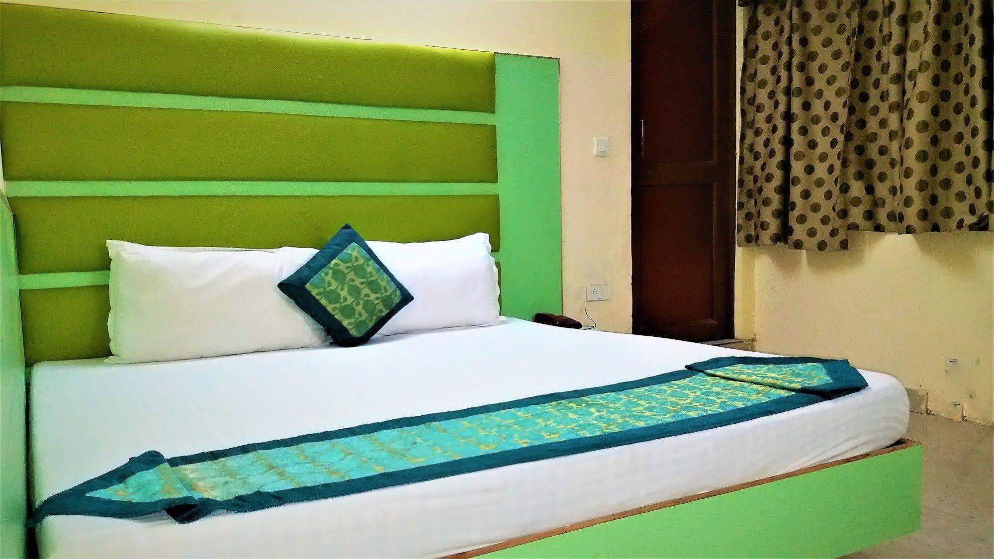 Hotel Kwality New Delhi Luaran gambar